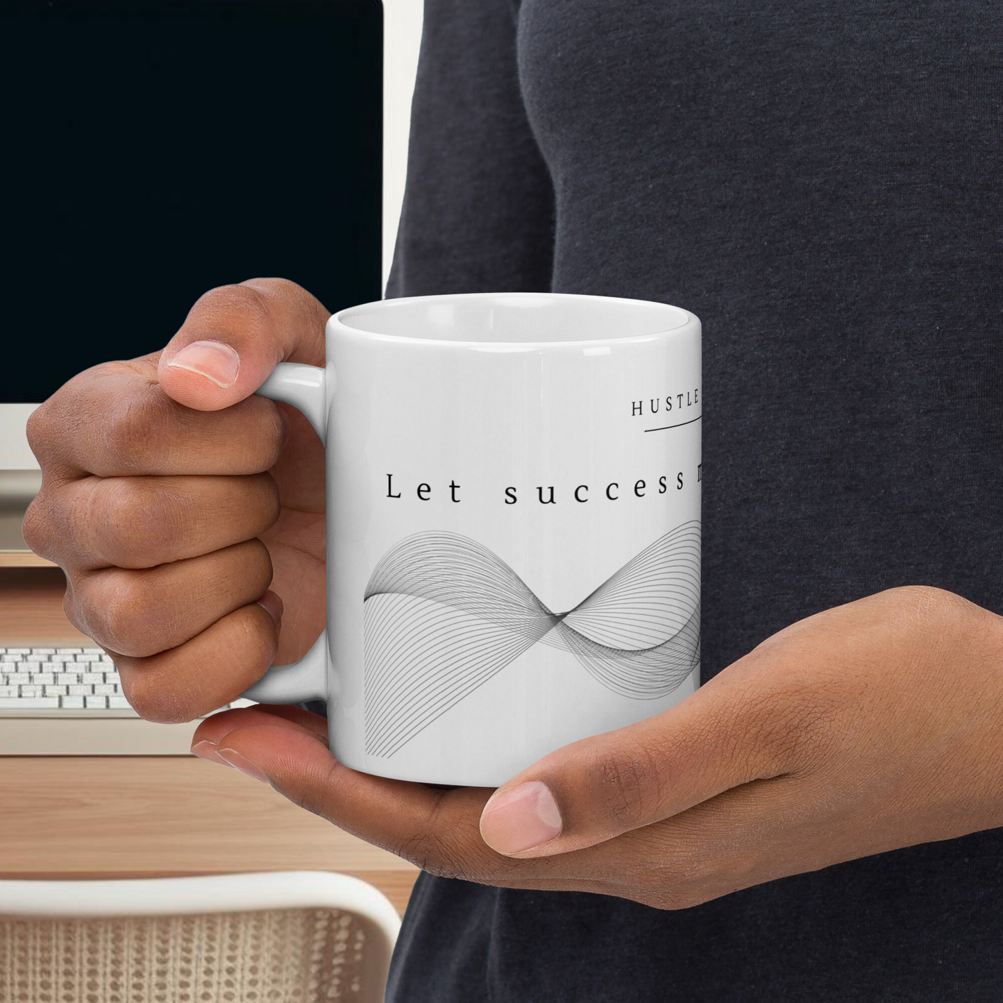 Hustle in Silence - Let success make the noise Tasse – Minimalistisch | inspirierende Botschaft | Kaffeeliebhaber | weißer Keramikbecher