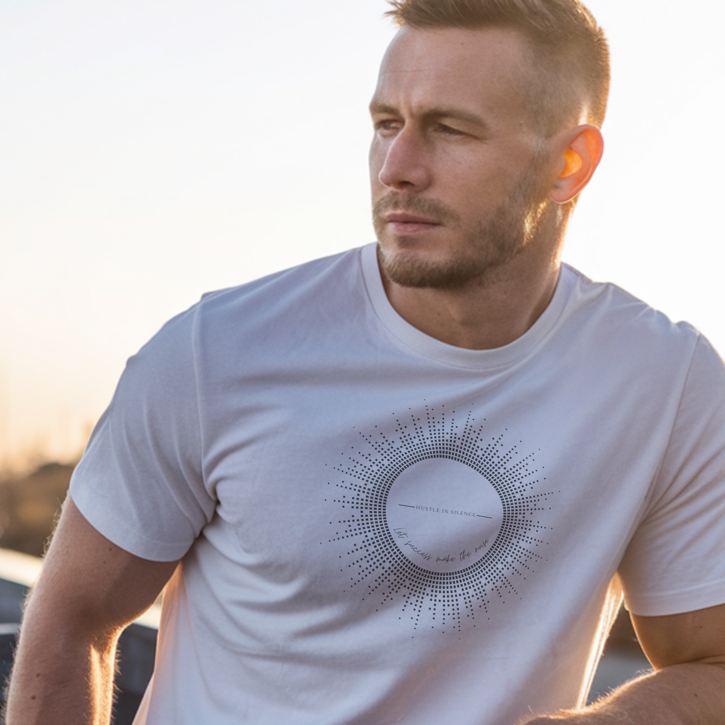 Hustle in Silence T-Shirt – Motivationsshirt | Erfolg, Mindset, Fokus | Minimalistisches Design | Inspirierendes Shirt | Unisex T-Shirt