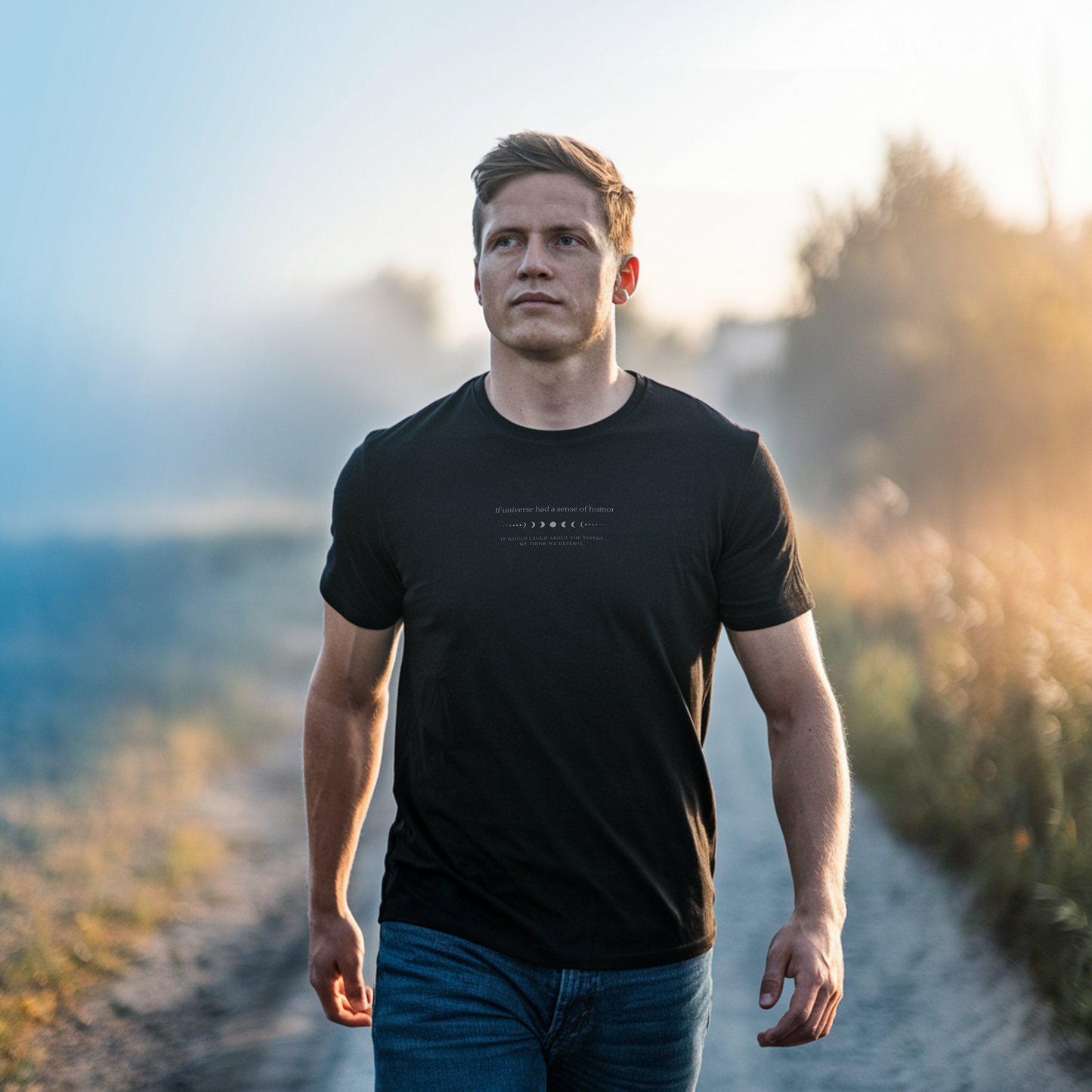 If Universe Had a Sense of Humor T-Shirt – Inspirierendes Design | Minimalistisches Mondphasen Motiv | Urban Streetwear | Mindset T-Shirt
