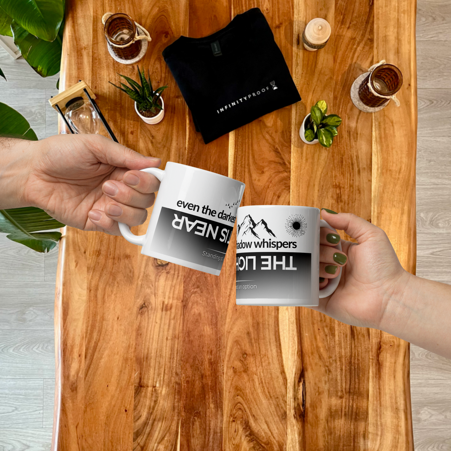 Motivations-Tasse „Even the Darkest Shadow whispers: The light is near“ – Kaffeetasse | Macher, Abenteurer, Reisende | Natur | Keramik