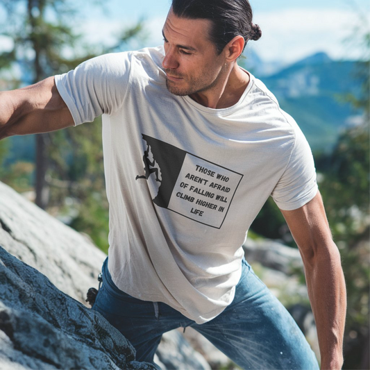 T-Shirt „Climb Higher“ – Motivation & Abenteuer, Minimalistisches Design | Unisex, Rundhals, Kurzarm